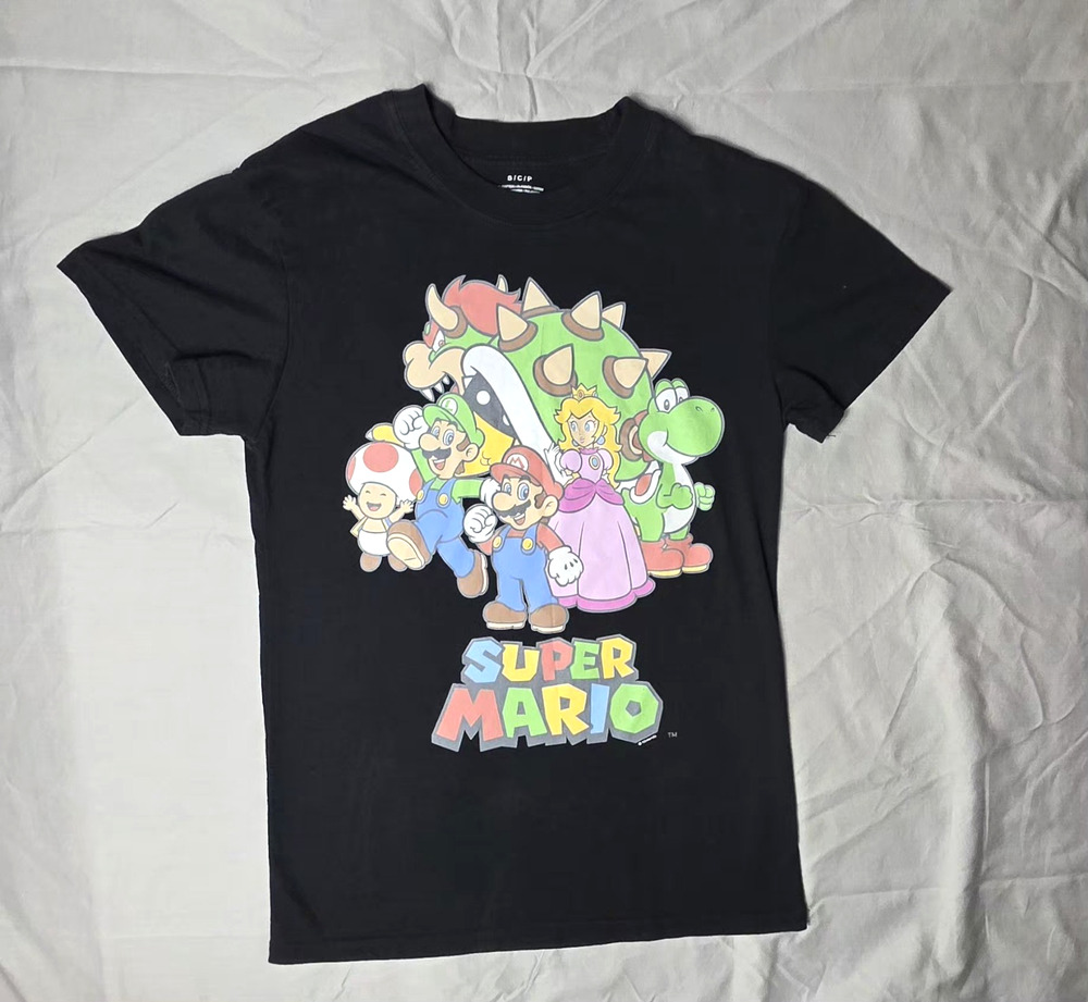 Super Mario Nintendo T-Shirt Small Black Characters Group Bowser Yoshi Peach